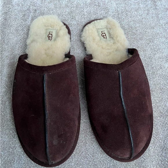 UGG Scuff Slippers - Picture 1 of 6